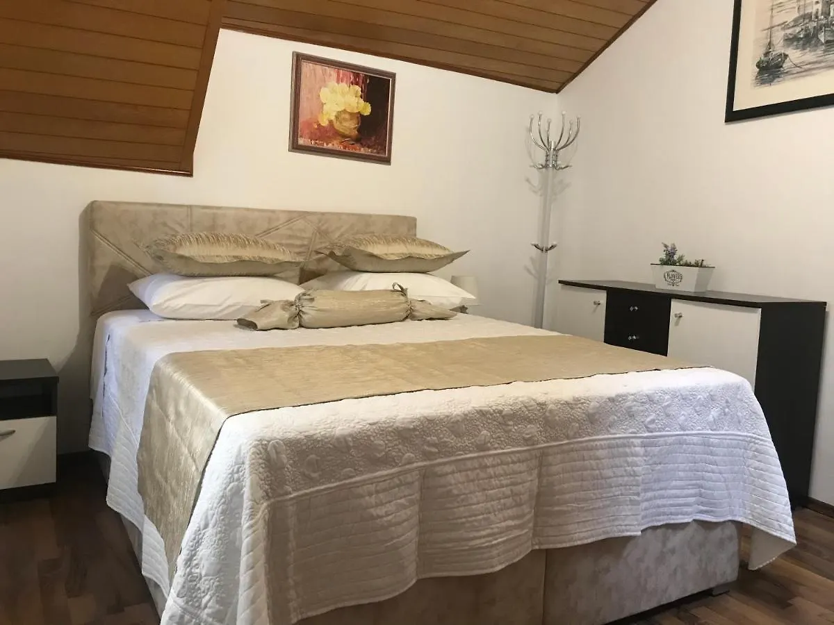 Center Apartment Neno Split