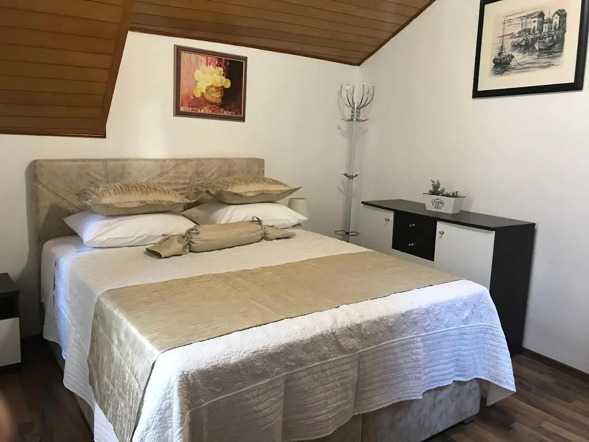 Center Apartment Neno Split