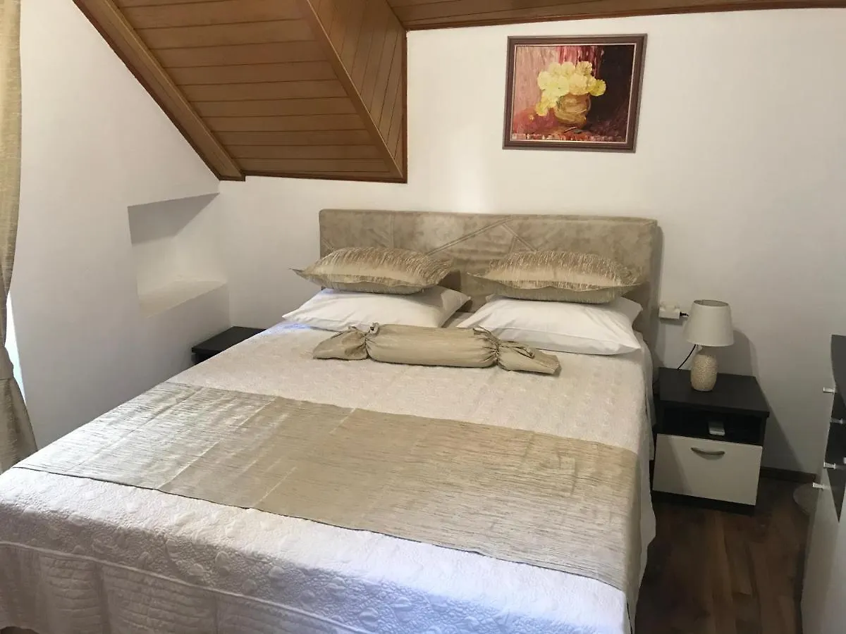 Center Apartment Neno Split